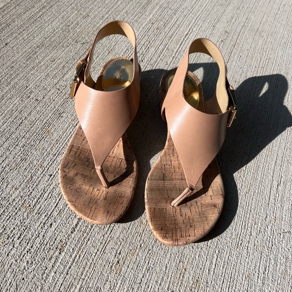 GUC Michael Kors Sandals - Picture 2 of 7